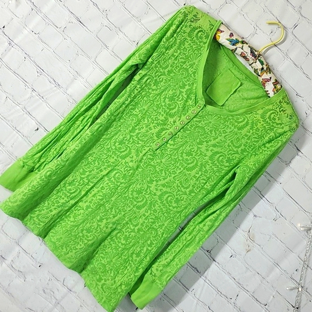 Ariat Long Sleeve Neon Green Paisley Sheer Plunge Button Top Shirt Womens Size M - Picture 4 of 15